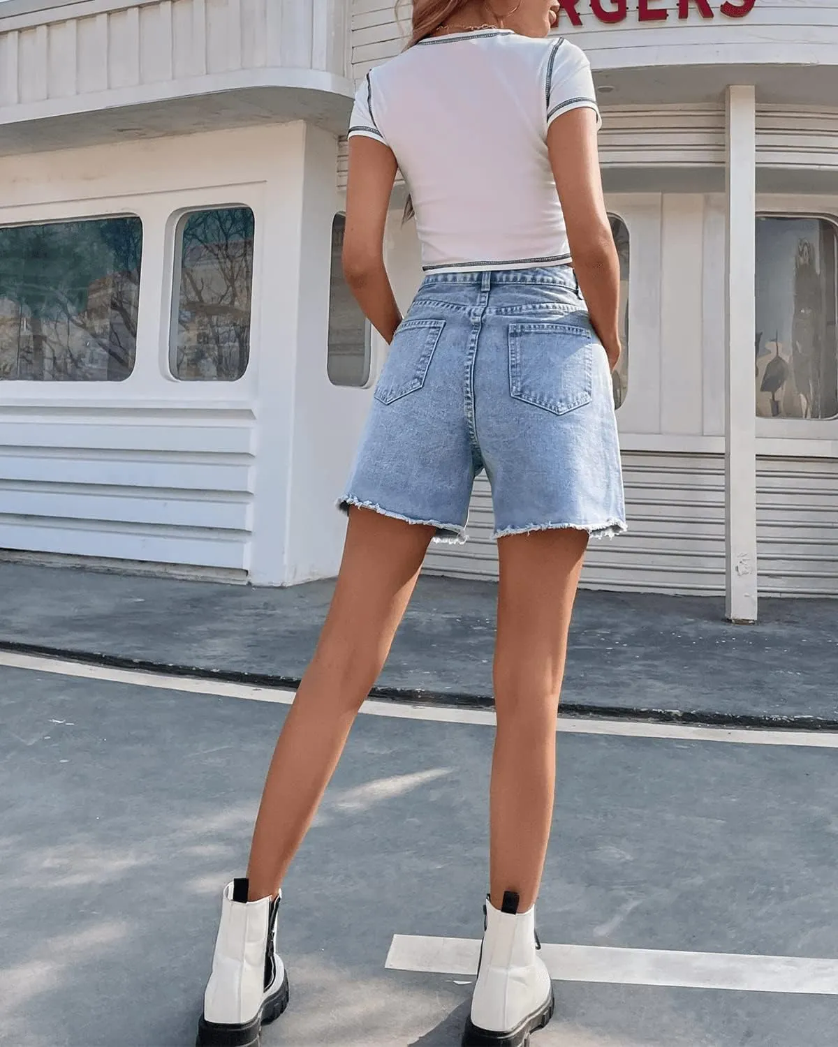 Womens High Waisted Straight Leg Hotpants Denim Shorts Washed Raw Hem Jean Bermuda Shorts with Pockets