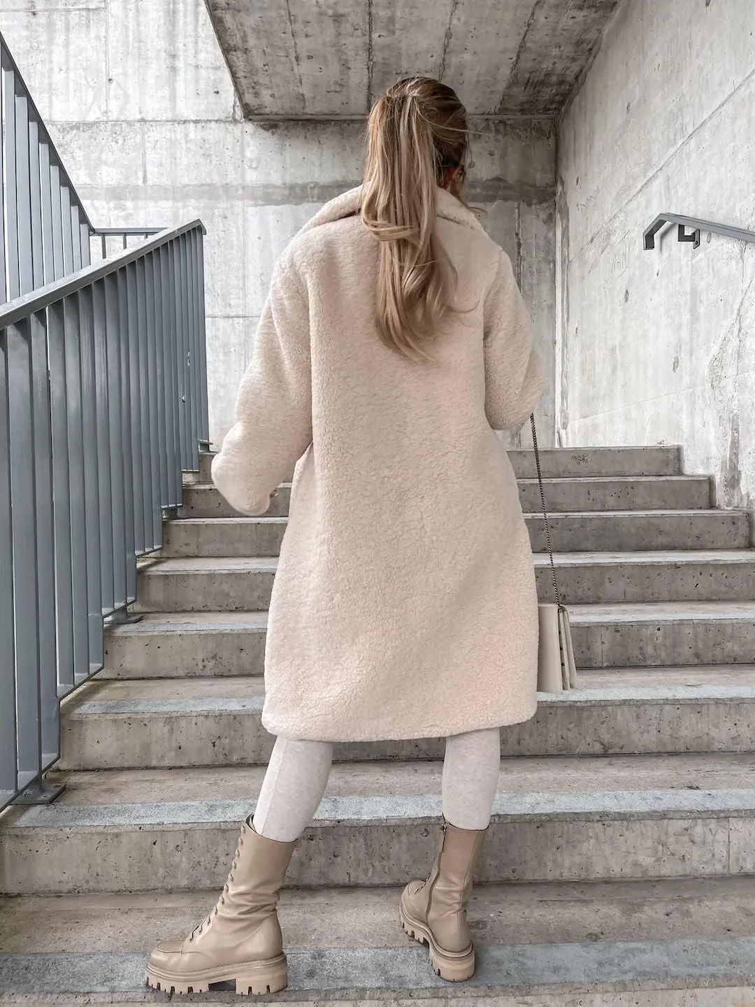 Women's Winter Fuzzy Fleece Long Coats Lapel Teddy Coat Button Down Sherpa Cardigan Warm Faux Fur Jackets with Pockets